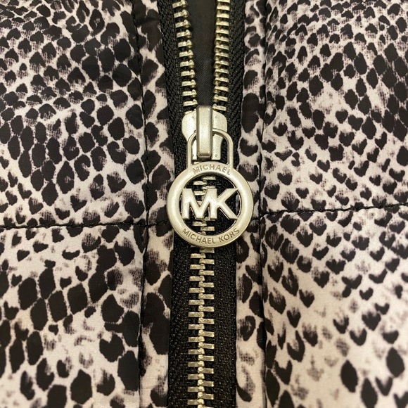 {Michael Kors} Puffer Vest Size Small Gray Black Full Zip Snake Print - Picture 5 of 11